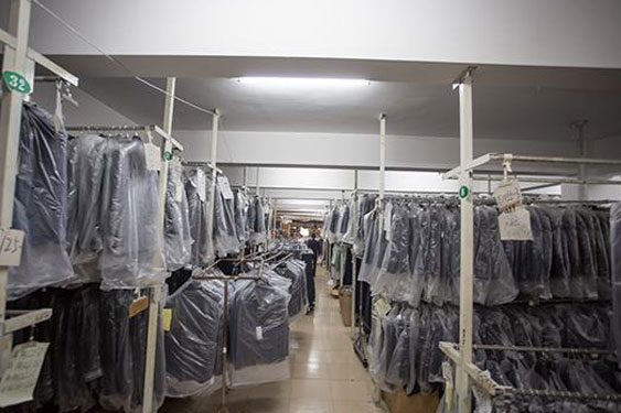 1526089469593217.jpg 服裝倉(cāng)庫(kù).jpg